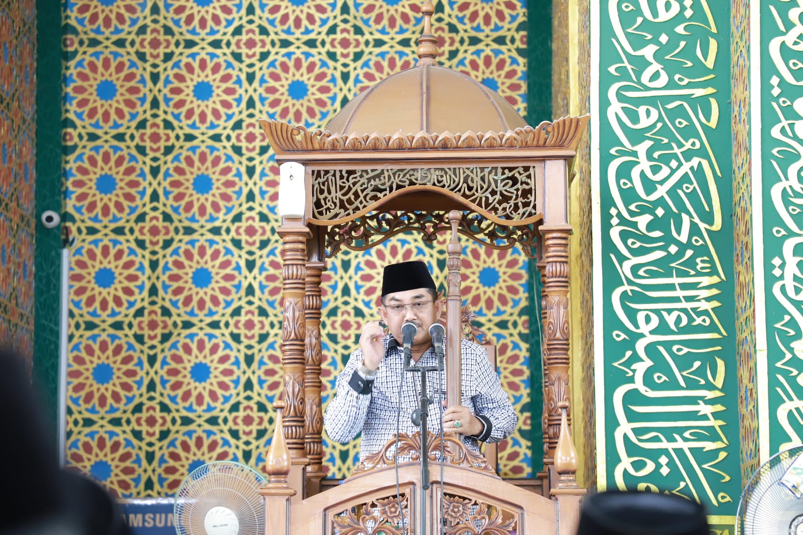 Bupati Anwar Sadat jadi Khatib Sholat Jumat Di Masjid Agung Ulul Azmi Riau