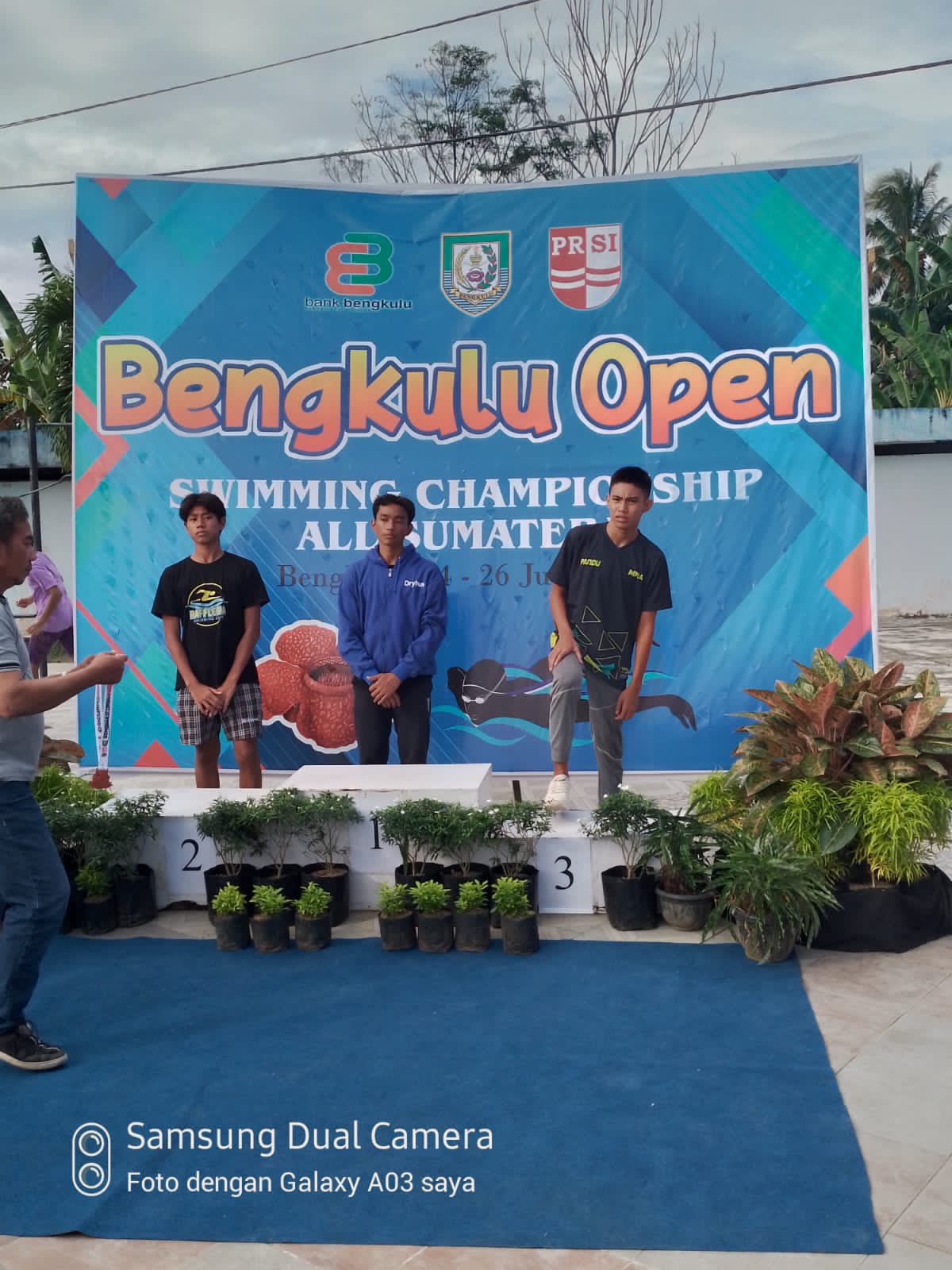 Atlet Renang Tanjabbar Kembali Torehkan Prestasi, Raih Medali Emas Bengkulu Open Swimming Championship