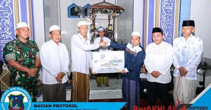 Sekda Tanjab Barat Laksanakan Kunjungan Safari Ramadan ke Masjid At-Taqwa Desa Tanjung Benanak