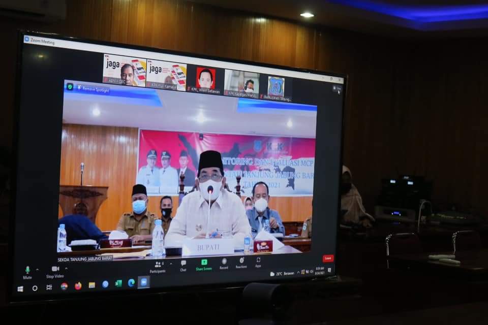 Bupati UAS Hadiri Rapat dengan Direktorat Koordinasi dan Supervisi Wilayah 1 KPK